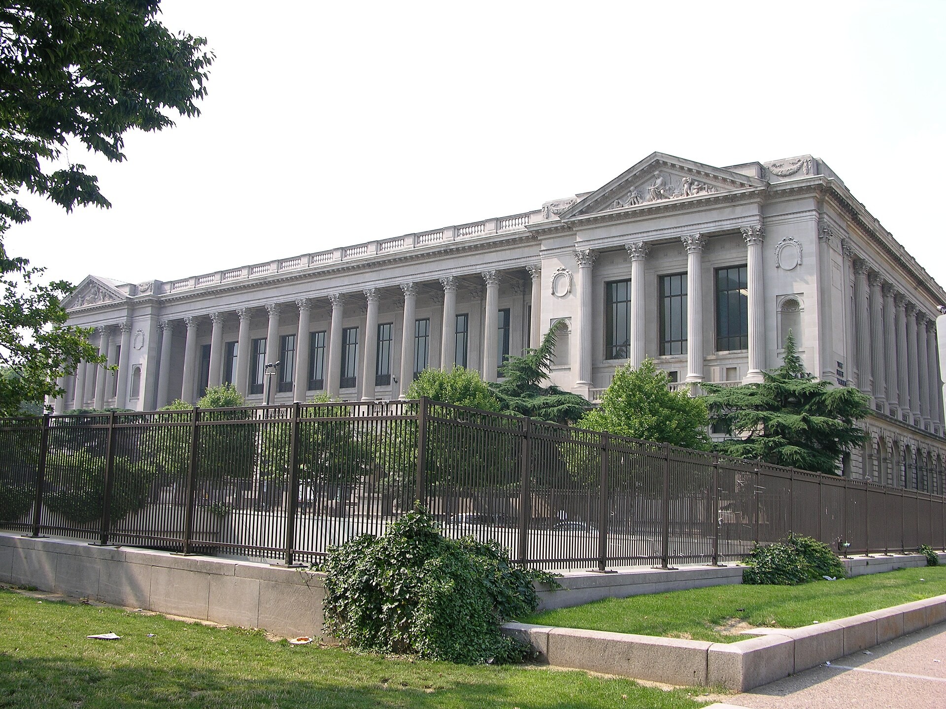 The stone facade and columns of Parkway Central Library in Philadelphia.